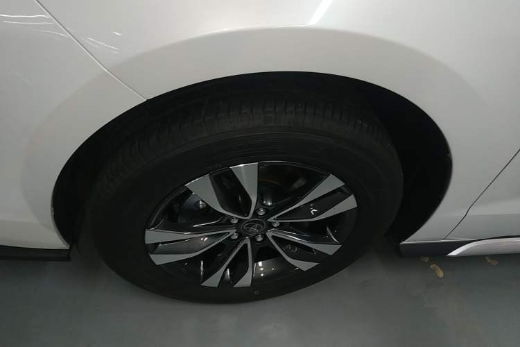 Used Toyota Granvia 2024 2.5L Hybrid Prestige PLUS Four-Wheel Drive Version