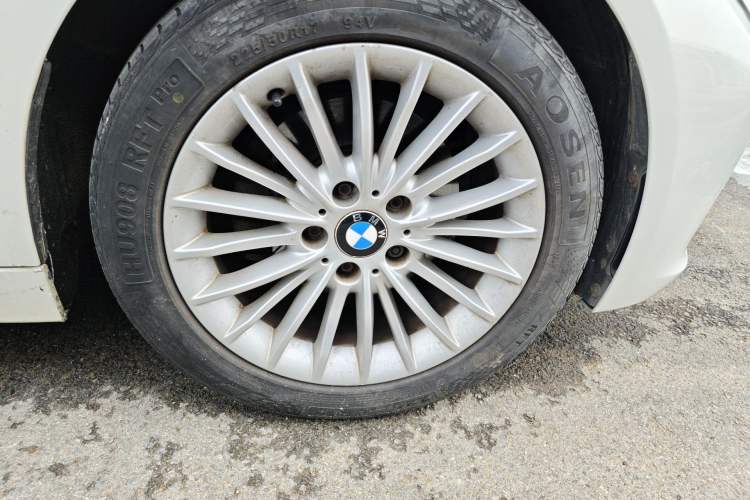 Used BMW 3 Series 2013 Facelifted 320Li Luxury Design Package Right Front Wheel Hub