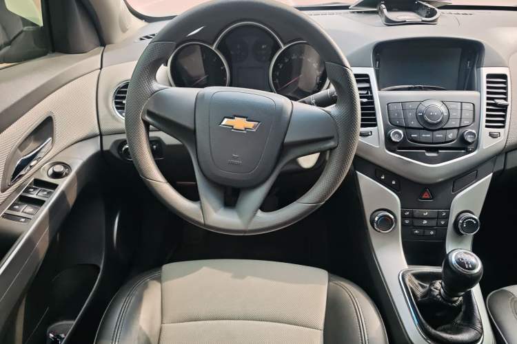 Used Chevrolet Cruze 2012 1.6L SE MT
