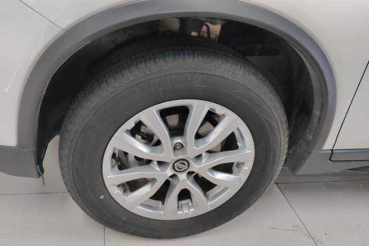 Used Nissan X-Trail 2023 Classic 2.0L Two-Wheel Drive Smart Connect & Comfort Edition Left Front Wheel Hub