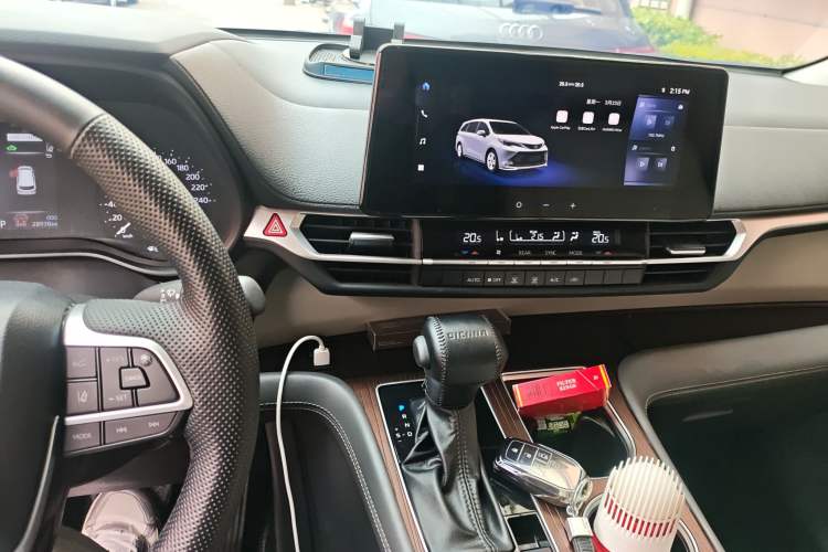 Used Toyota SIENNA 2024 2.5L Hybrid Comfort Edition