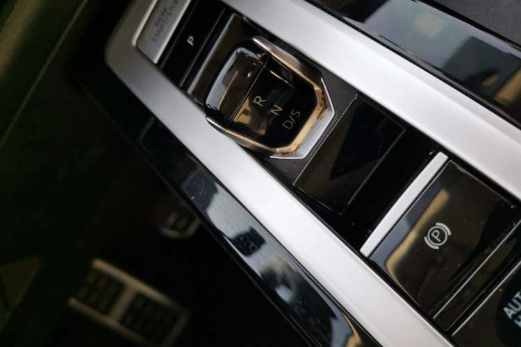 Used Volkswagen Tavendor 2023 380TSI Four-Wheel Drive R-Line Cruise Edition Gear Lever