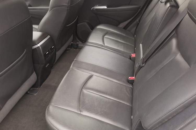 Used Dongfeng Aeolus AX7 2015 2.0L Automatic Zhiyi Trim
