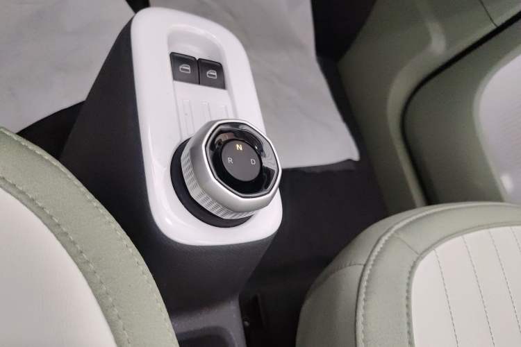 Used Geely Galaxy Panda 2025 210km Panda Rider Gear Lever