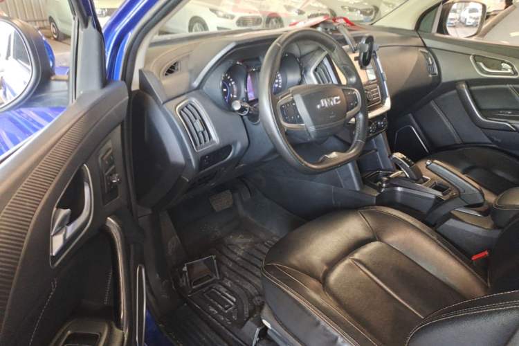 Used JMC Yuhu 7 2020 2.0T Diesel Automatic 2WD Comfort Edition Short Wheelbase China VI Emission Standard JX4D20A6L