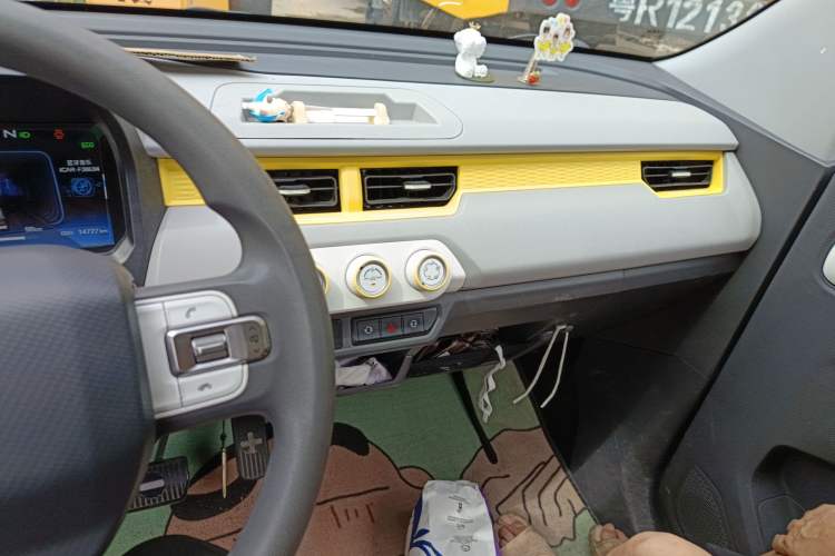 Used Chery QQ Ice Cream 2022 120km Conical Shape Lithium Iron Phosphate
