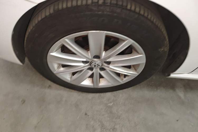 Used Volkswagen Polo 2014 1.6L Automatic Comfort Edition Exterior 4