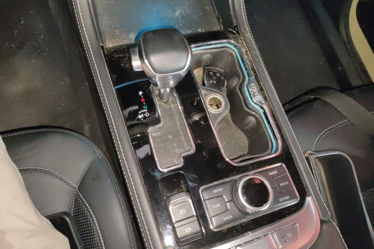 Used BAIC Off-Road BJ40 2019 2.3T Automatic Four-Wheel Drive Ring the Tower Champion Edition China VI Gear Lever