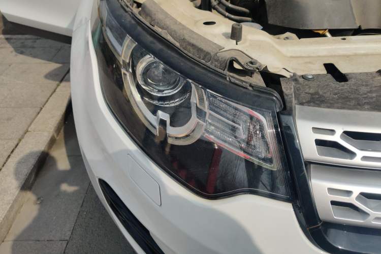 Used Land Rover Discovery Sport 2017 2.0T HSE Right Front Headlight