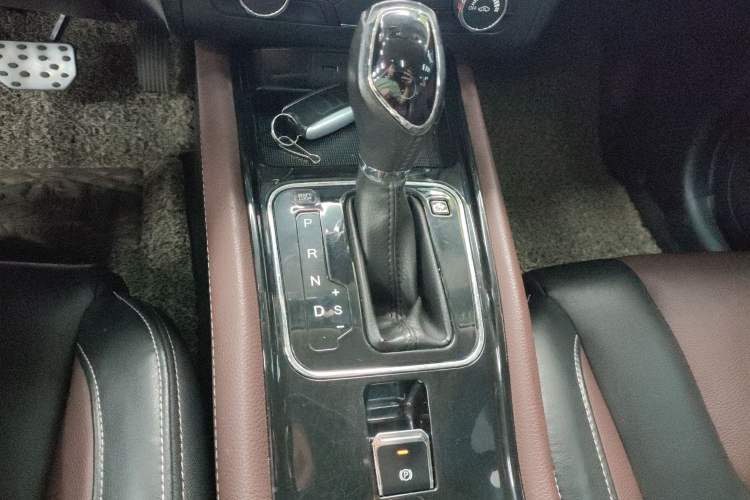 Used Dongfeng Fengon 580 2017 1.5T CVT Luxury Model Gear Lever