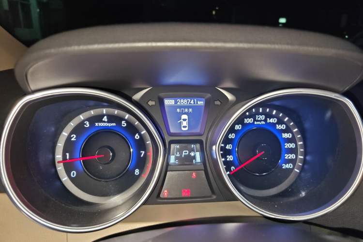 Used Hyundai Elantra (5th Generation / Langdong) 2012 1.6L Automatic Leading Model
