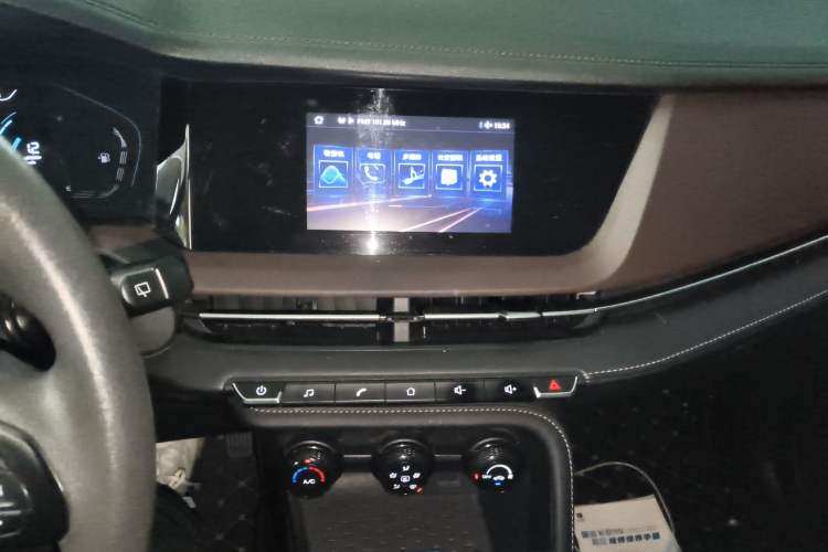 Used CHANGAN CS15 2019 1.5L Automatic Entry Model China VI Standard Audio And AC Panel