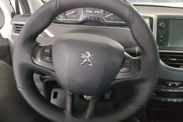 Used Peugeot 2008 2014 1.6L Automatic Fashion Edition
