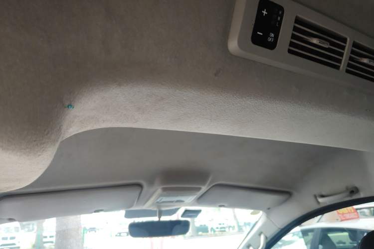 Used Jinbei Gold Hiace 2021 2.0L Passenger Van Engineering Lion Central Air Conditioning Version 9 Seats