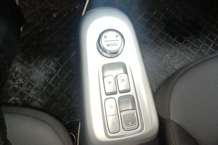 Used CHANGAN NEVO Lumin 2026 Model Treasure Edition 301km Cherished Beige Ningde Gear Lever
