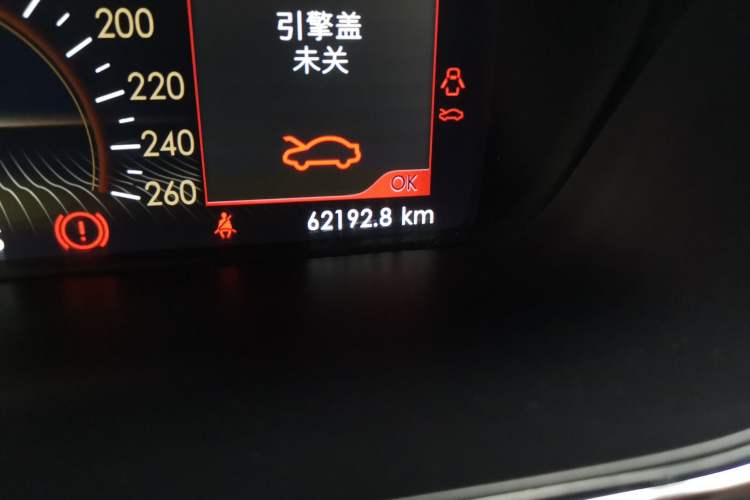 Used Lincoln Continental 2018 3.0T Four-Wheel Drive Prestige Edition Odometer Close Up