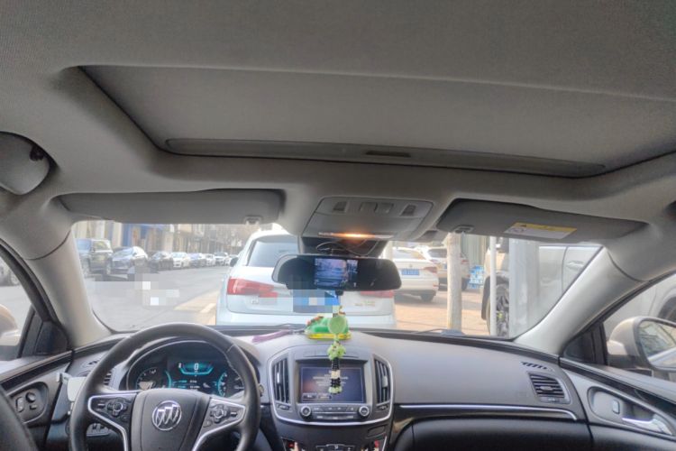 Used Buick Regal 2015 1.6T Elite Tech Model Headliner