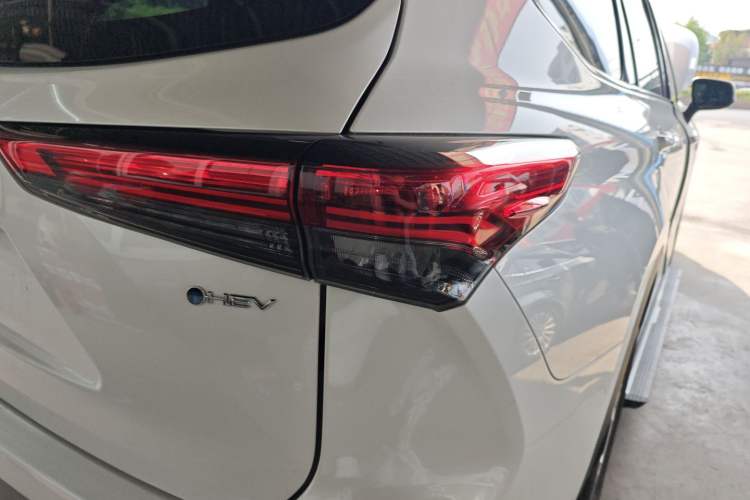 Used Toyota Highlander 2026 Model 2.5L Intelligent Electric Hybrid Dual-Engine Two-Wheel-Drive Elite Edition 5-seater Exterior 1