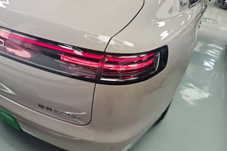 Used Hima S800 2025 Model, Range-Extended Starlight Executive Edition, 4 Seats