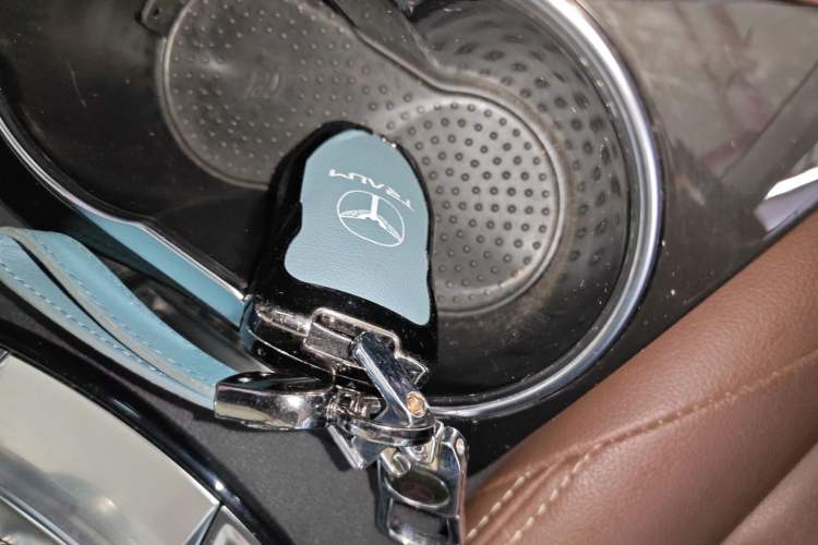 Used TRAUM S70 2018 1.5T Automatic Comfort Model 7 Seats Vehicle Key