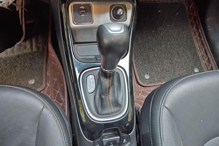 Used Jeep Compass 2017 200T Automatic Prestige Edition Gear Lever