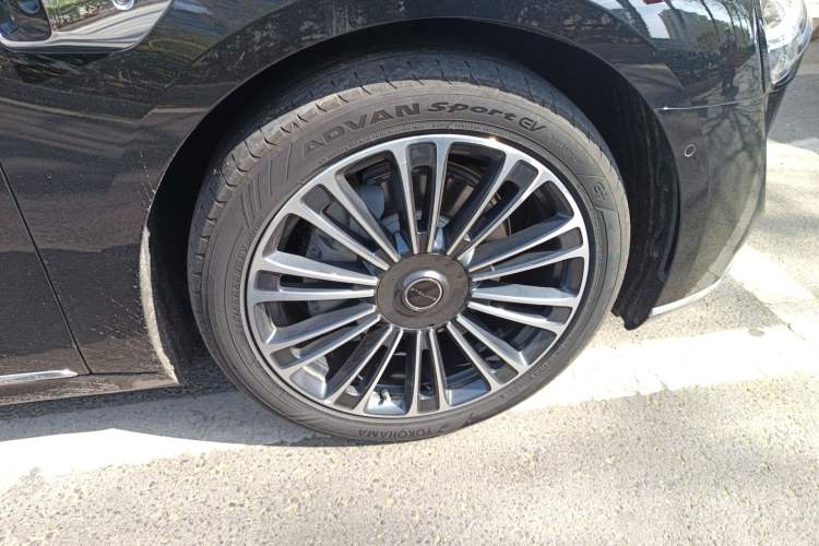 Used Hima Stelato S9 2025 Extended-Range Max+ Right Front Wheel Hub