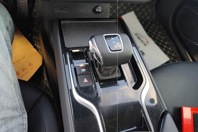 Used Hongqi E-QM5 2022 431 km Charge & Enjoy Edition
