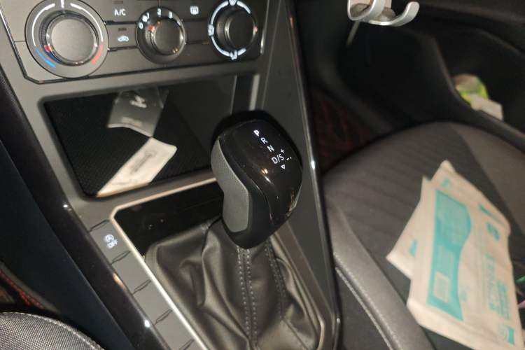 Used Volkswagen Lavida 2023 New Sharp 1.5L Automatic Excellent New Edition
