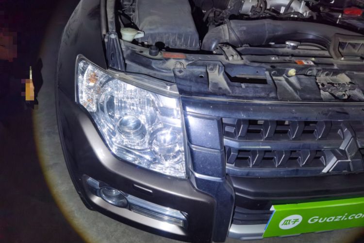 Used Mitsubishi Pajero 2016 3.0L Automatic Luxury Version China V Standard Right Front Headlight