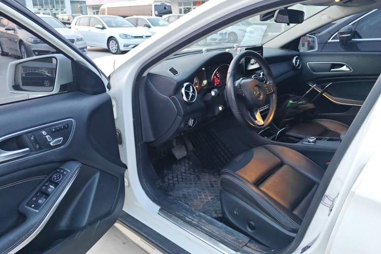 Used Mercedes-Benz GLA 2018 GLA 200 Fashion Model Driver Seat