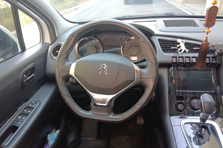 Used Peugeot 3008 2015 1.6THP Automatic Prestige Edition Steering Wheel