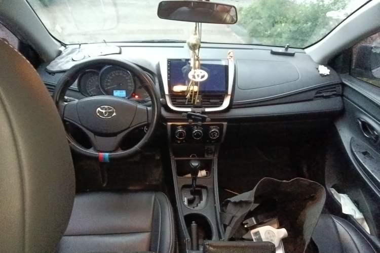 Used Toyota Vios 2019 1.5L CVT Innovation Edition Center Console