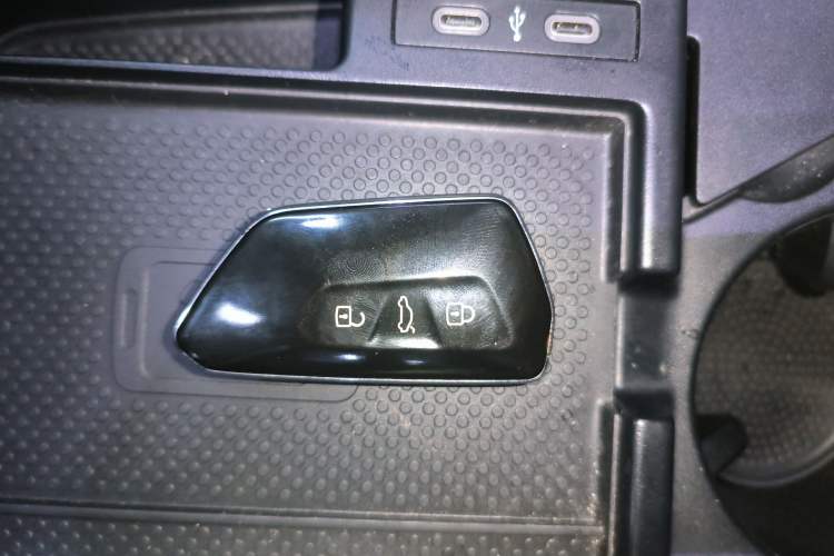 Used Volkswagen ID.6 X 2022 Smart Enjoyment Long-Range Edition