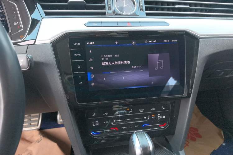 Used Volkswagen Magotan GTE Plug-in Hybrid 2022 GTE Luxury Model Audio And AC Panel