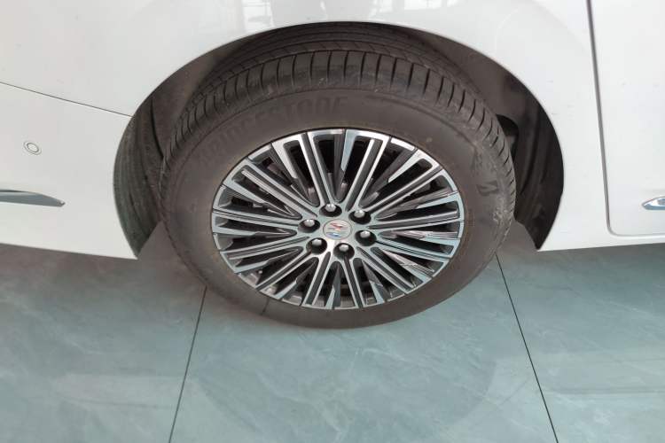 Used Buick GL8 New Energy 2024 Lu Zun Luxury Edition 6-Seater Right Rear Wheel Hub