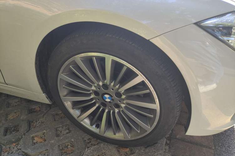 Used BMW 3 Series 2019 320Li Fashion Model Right Front Wheel Hub