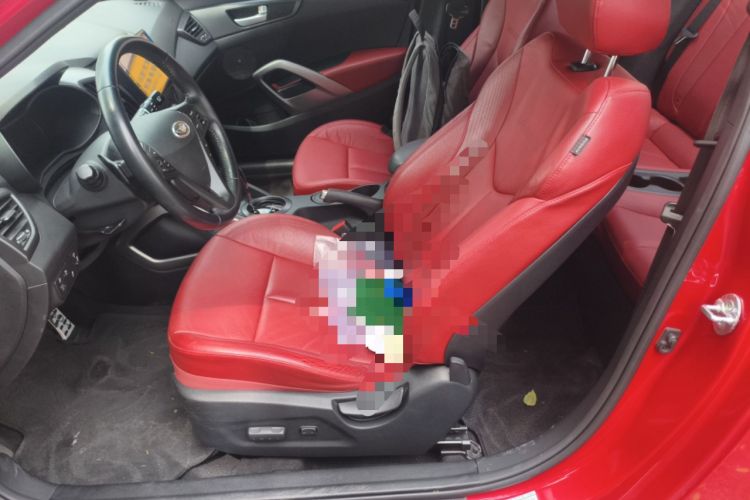 Used Hyundai Veloster 2015 1.6T Automatic Luxury Edition Left Front Seat