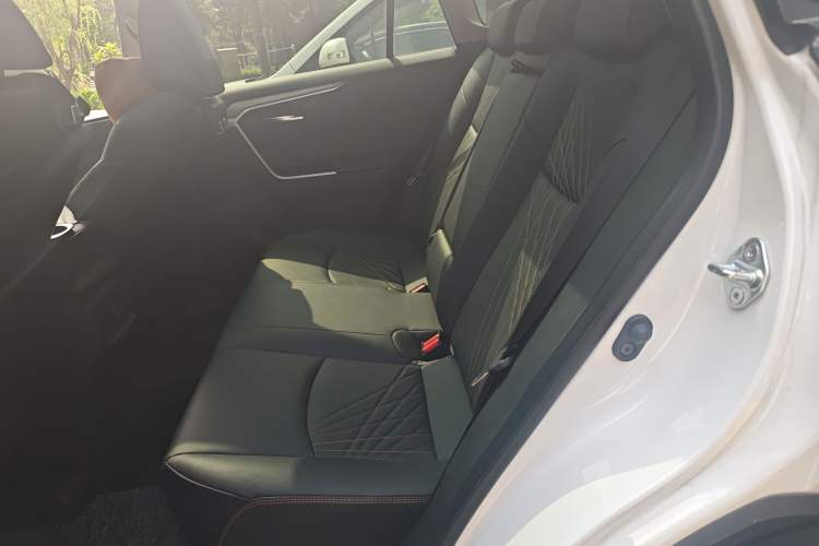 Used Toyota RAV4 2024 2.0L CVT Two-Wheel Drive Fashion Plus Edition Left Rear Seat