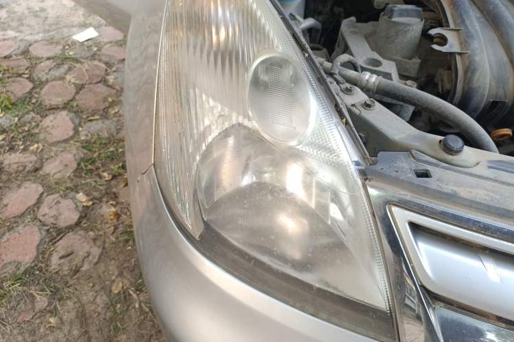 Used Nissan Livina 2010 Jingyue Edition 1.6L Manual All-Around Model