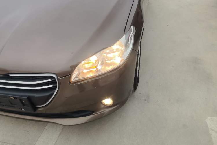 Used Peugeot 301 2016 1.6L Automatic Comfort Edition Left Front Headlight