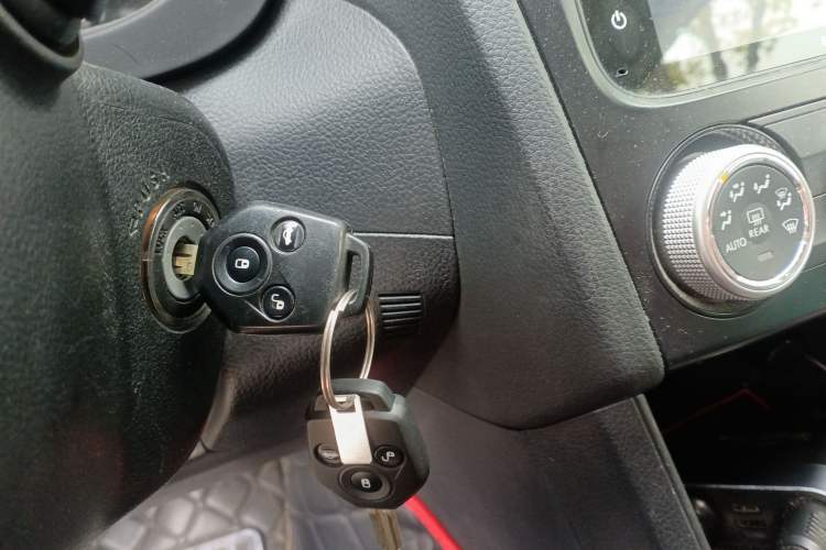 Used Subaru XV 2016 2.0i Comfort Navigation Edition Vehicle Key