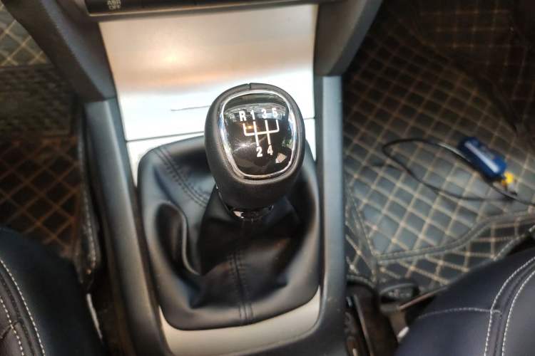 Used Skoda Octavia 2014 1.6L Manual Eado Edition Gear Lever