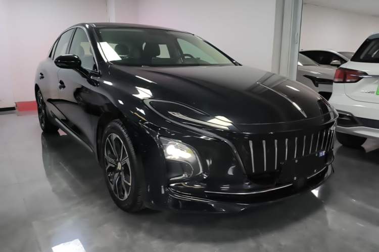 Used Hongqi E-QM5 2023 Revised Version Basic Travel Edition Front Right 45 Deg