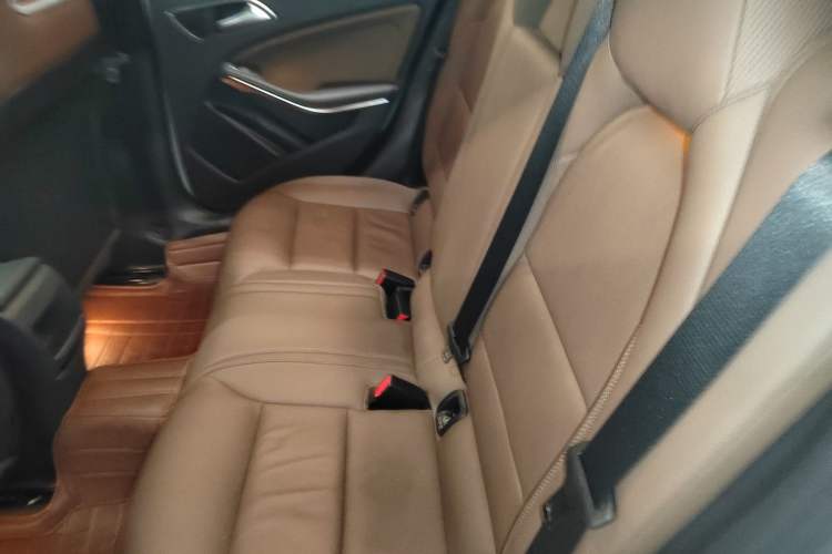 Used Mercedes-Benz GLA 2015 GLA 260 4MATIC Left Rear Seat