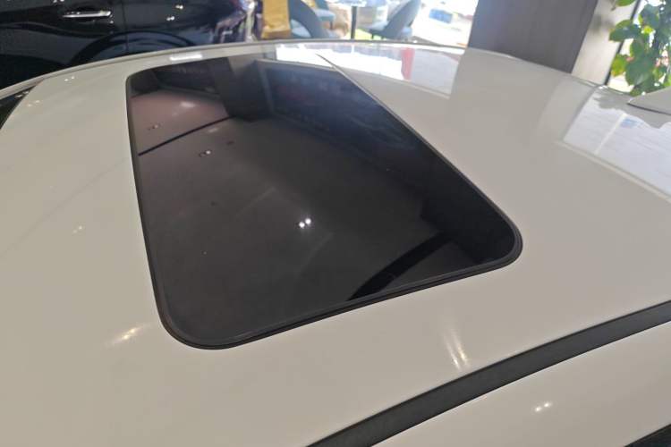 Used Hyundai Elantra (6th Generation / Lingdong) 2016 1.6L Automatic ZhiXuan – Elite Version Roof