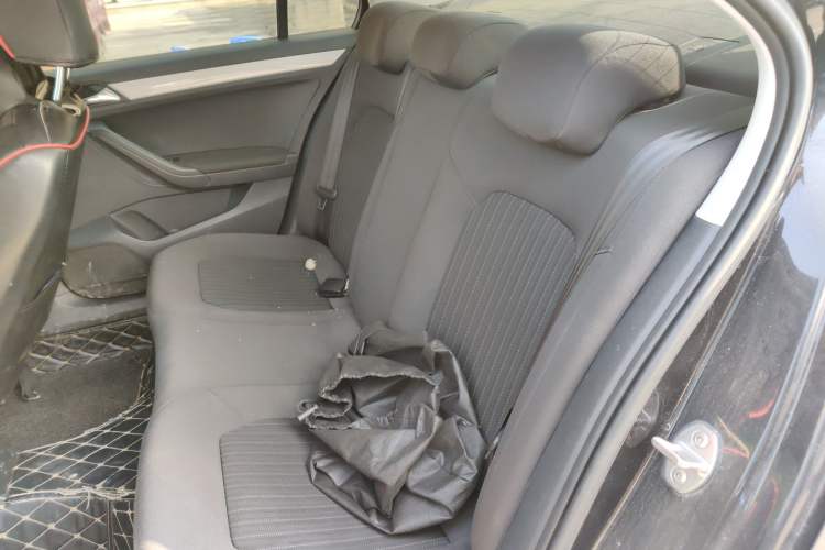 Used Volkswagen Jetta 2015 Zhuihui Edition 1.6L Manual Comfort Model
