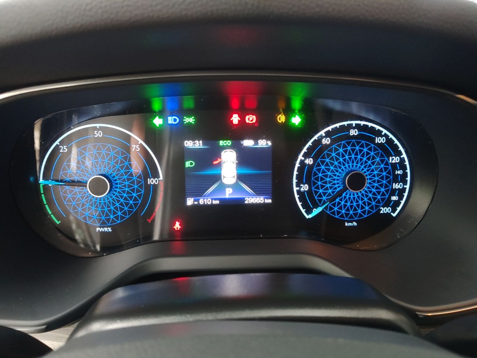Hongqi E-QM5 2023 620km PLUS — снимка 20