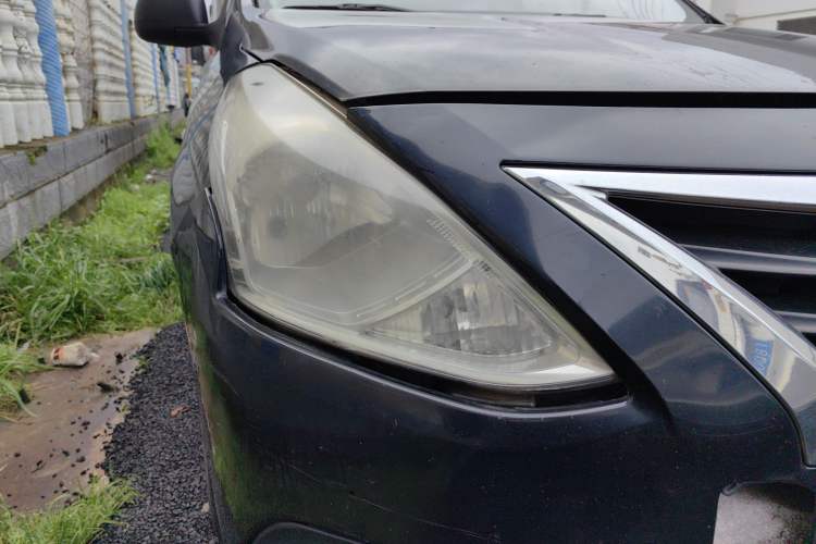 Used Nissan Sunny 2015 1.5XE Manual Comfort Edition Right Front Headlight