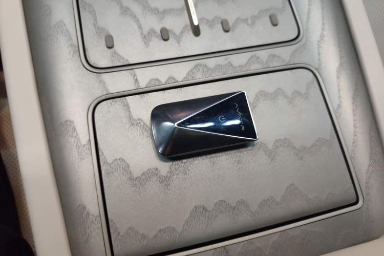 Used Avatr 12 2025 Max Extended-Range Edition Interior 1