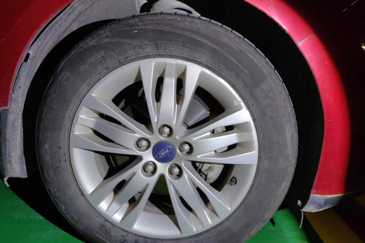 Used Ford Focus 2012 Sedan 1.6L Automatic Comfort Model
